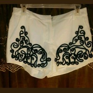 C Luce Shorts Size M